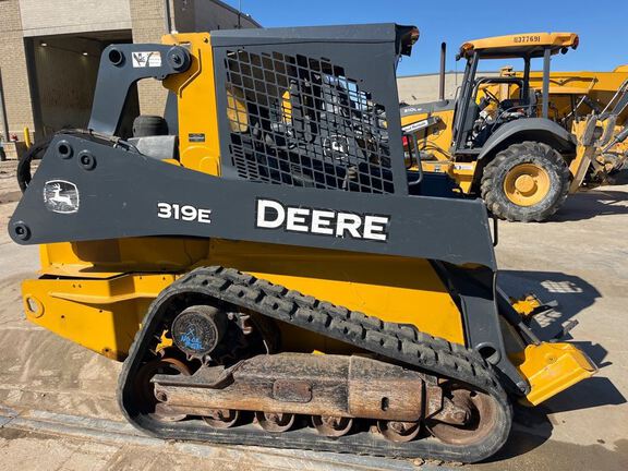 2015 John Deere 319E