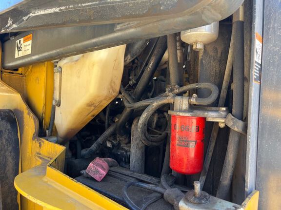 2015 John Deere 319E