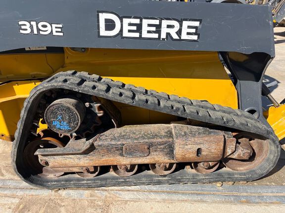 2015 John Deere 319E