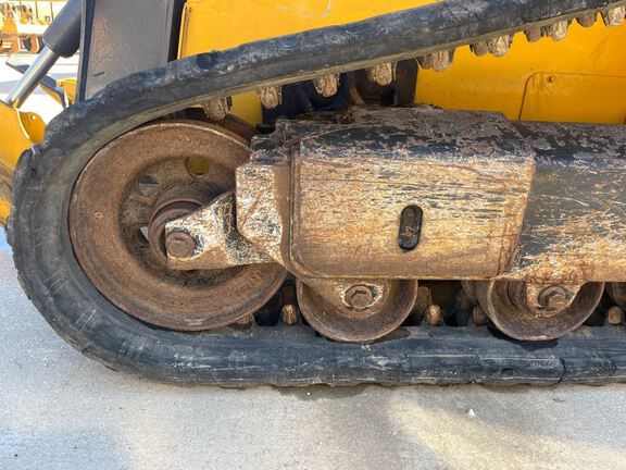 2015 John Deere 319E