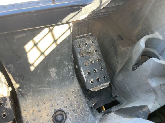 2015 John Deere 319E