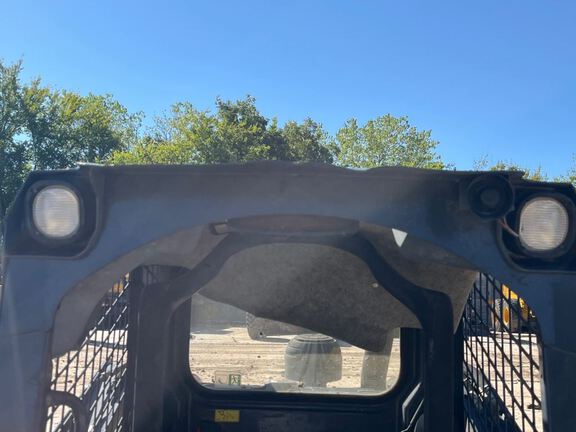 2015 John Deere 319E
