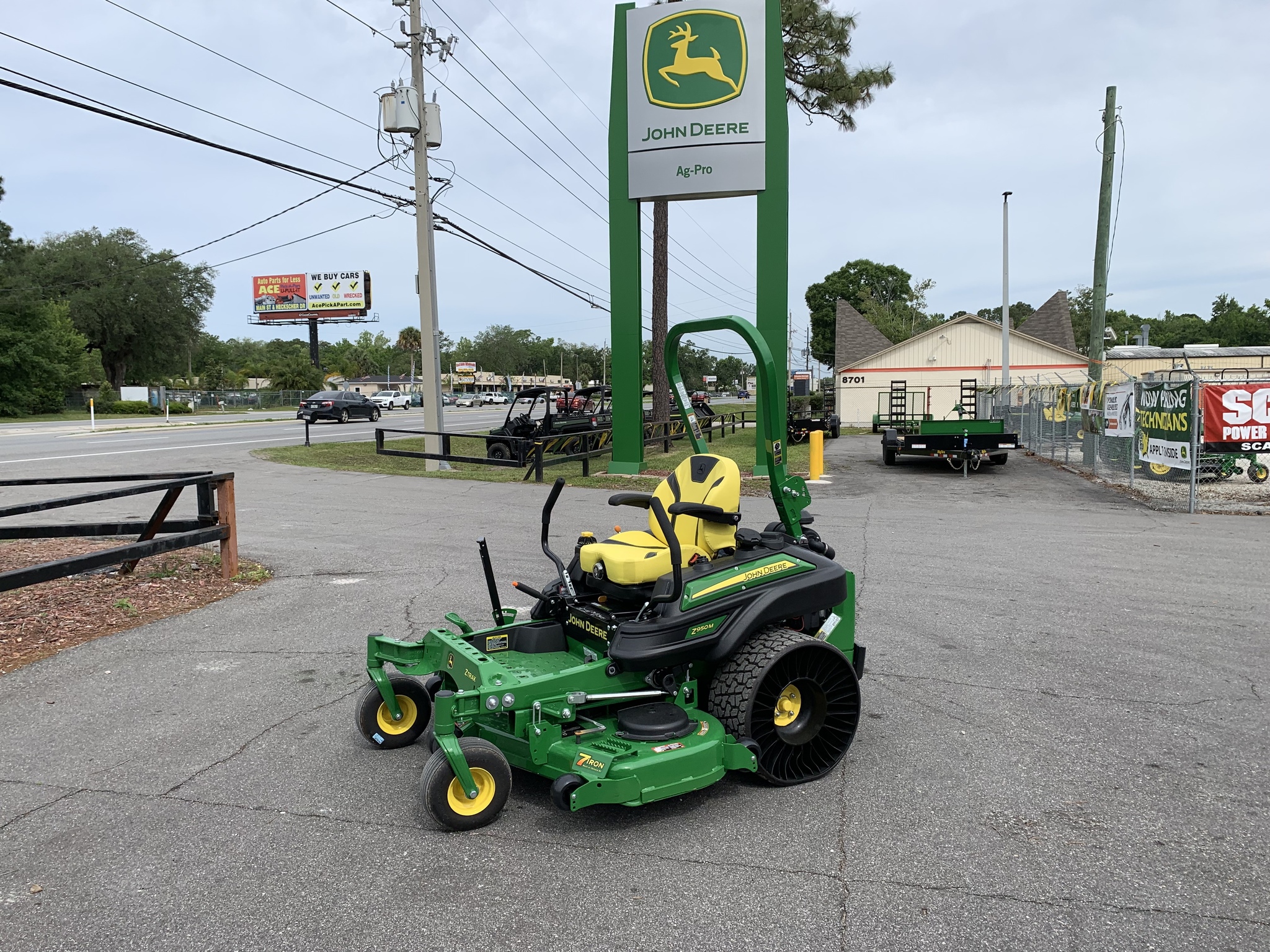 2023 John Deere Z950M Image 2