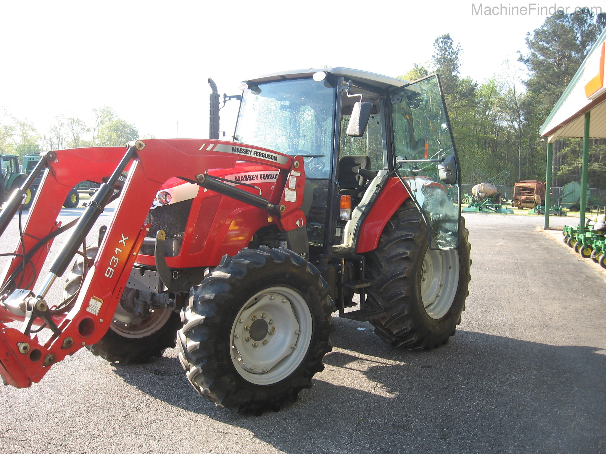 2015 Massey Ferguson 4610 Image 2