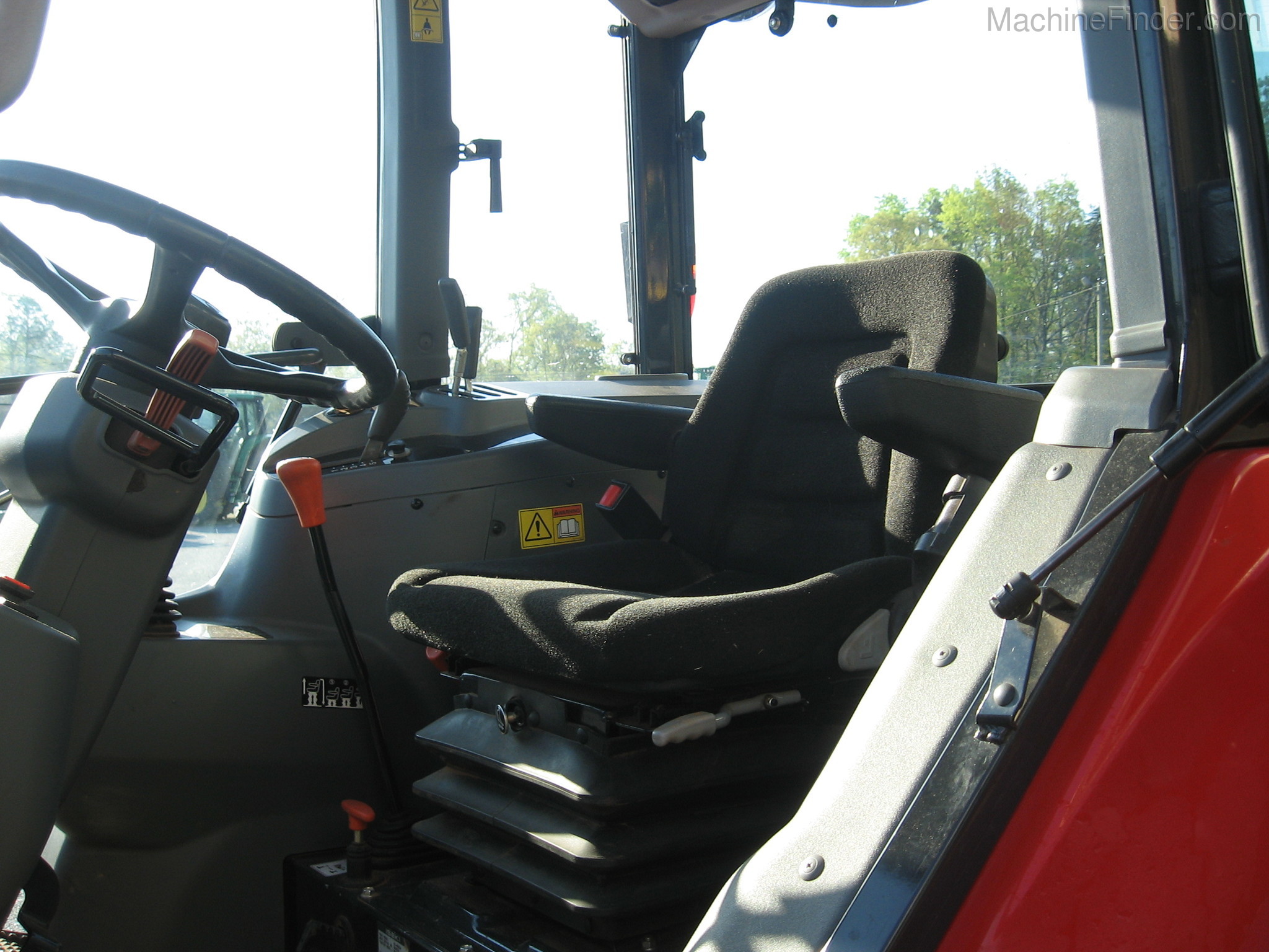2015 Massey Ferguson 4610 Image 7