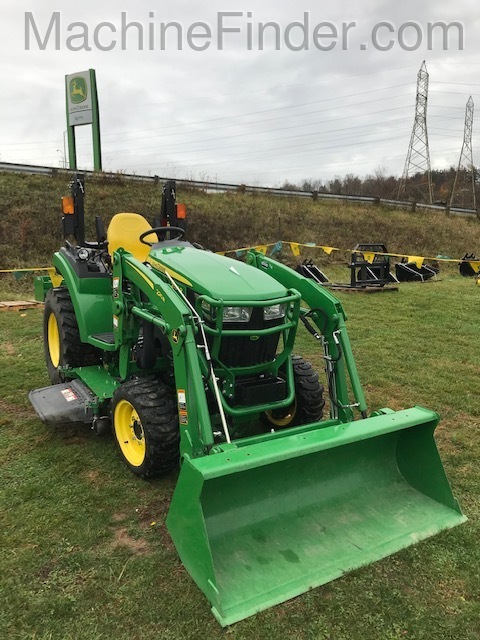 2017 John Deere 2032R Image 1