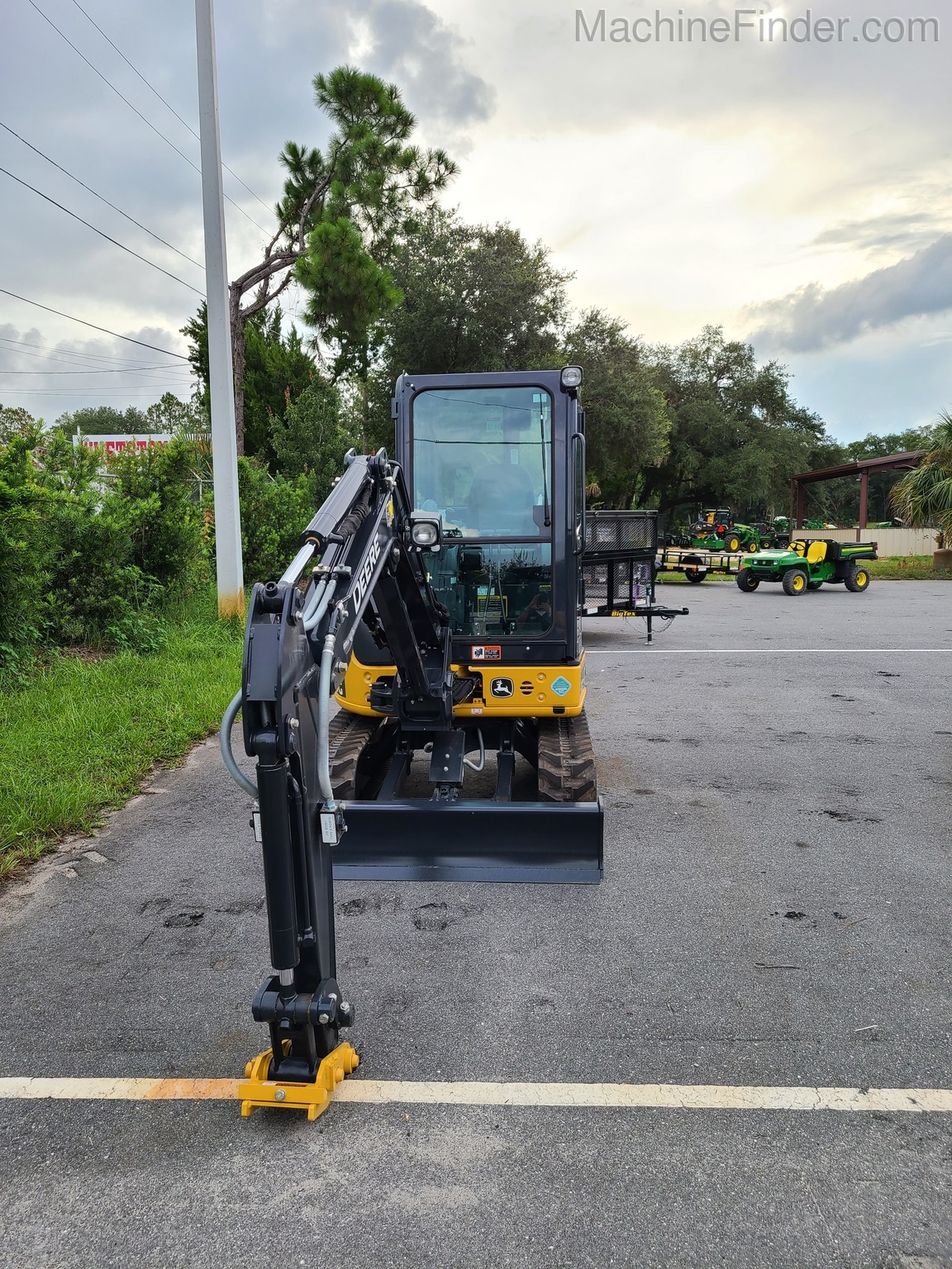 2020 John Deere 30G Image 2