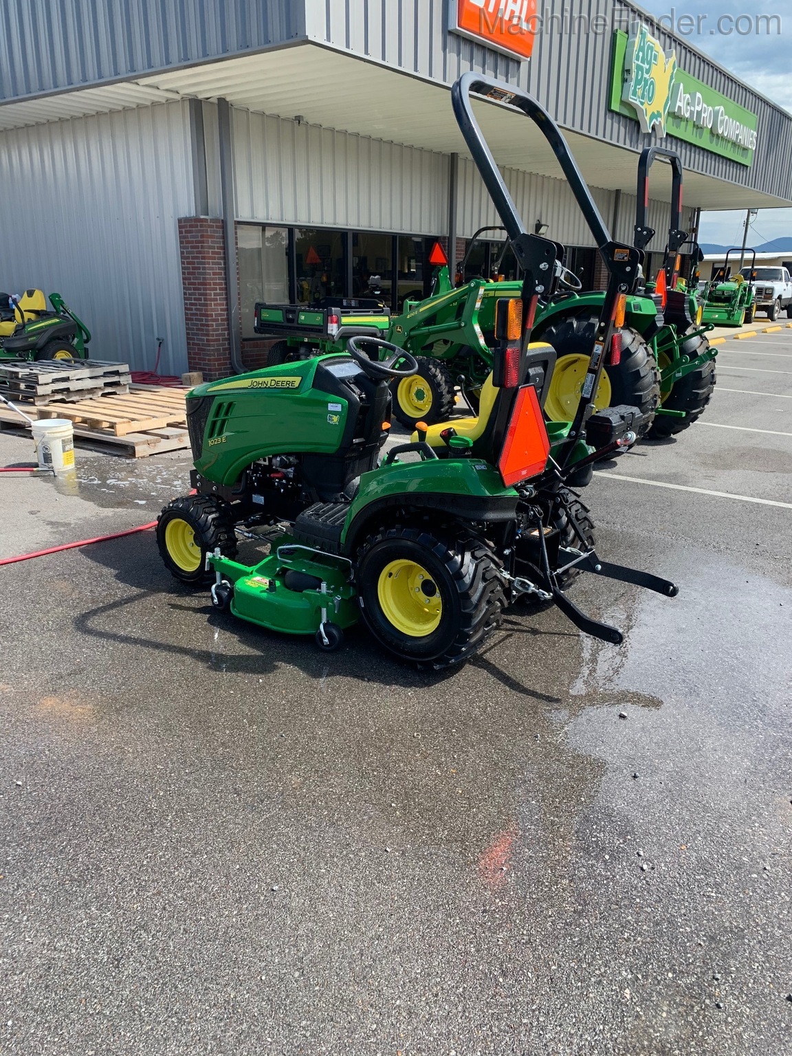 2020 John Deere 1023E Image 6