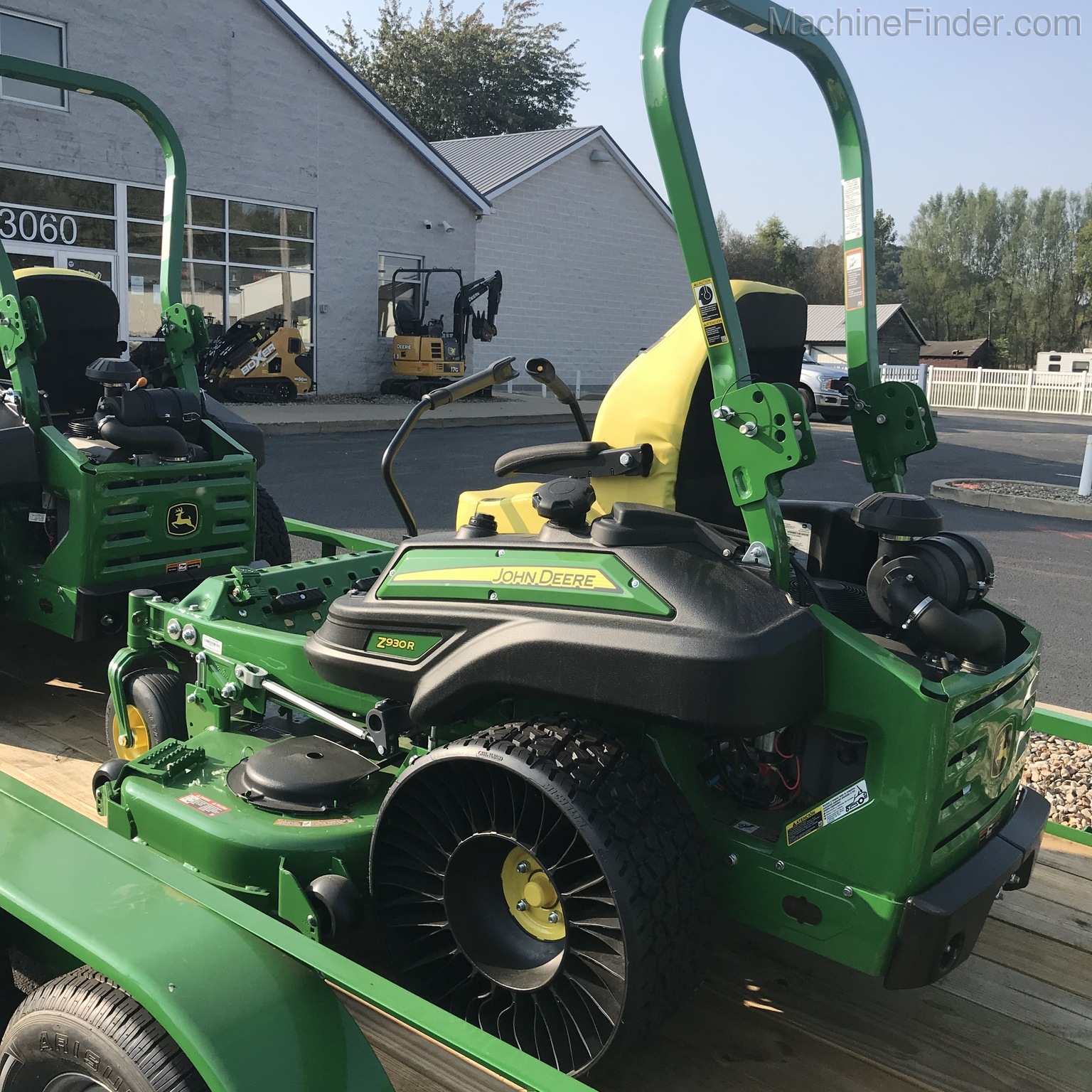 2020 John Deere Z930R Image 4