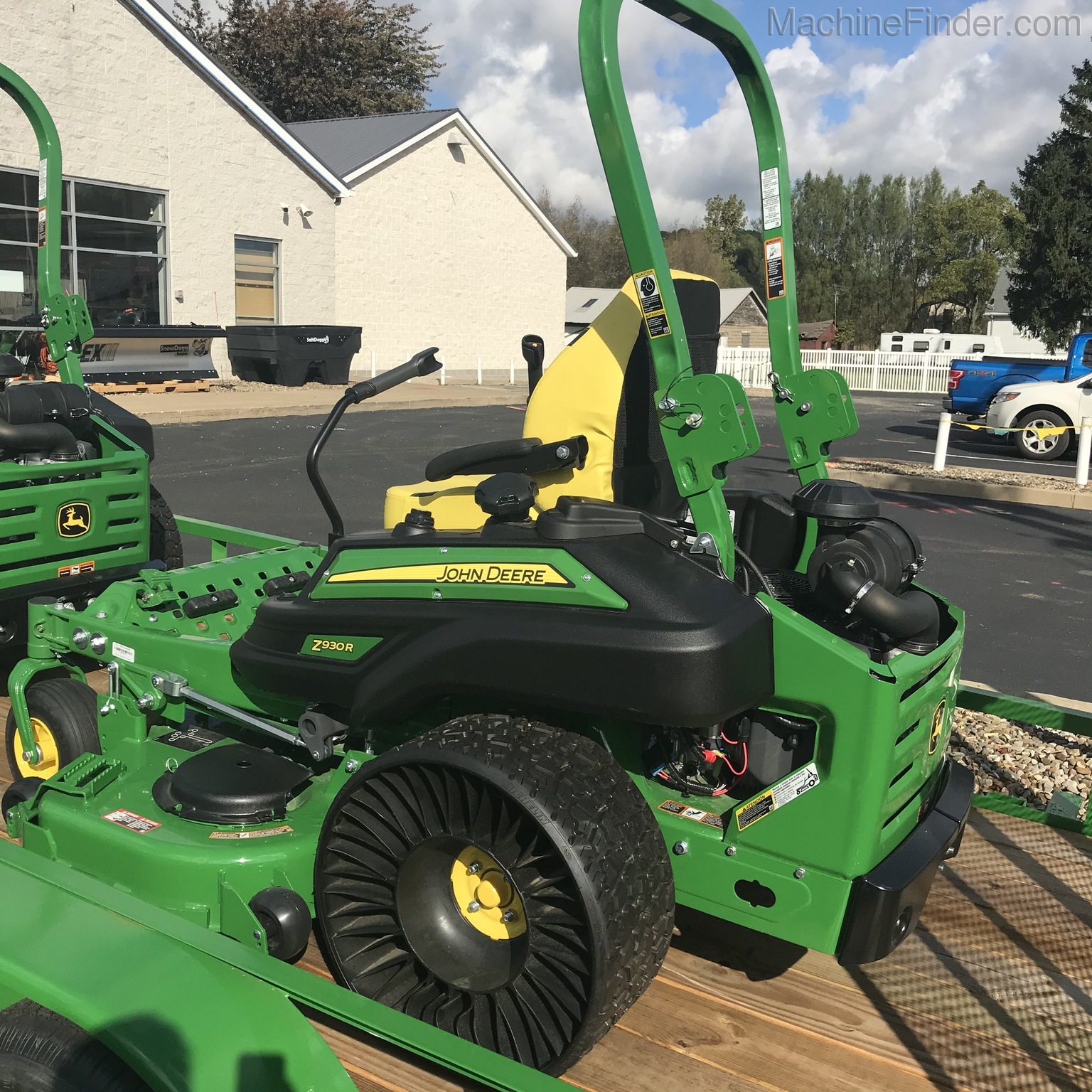 2020 John Deere Z930R Image 8