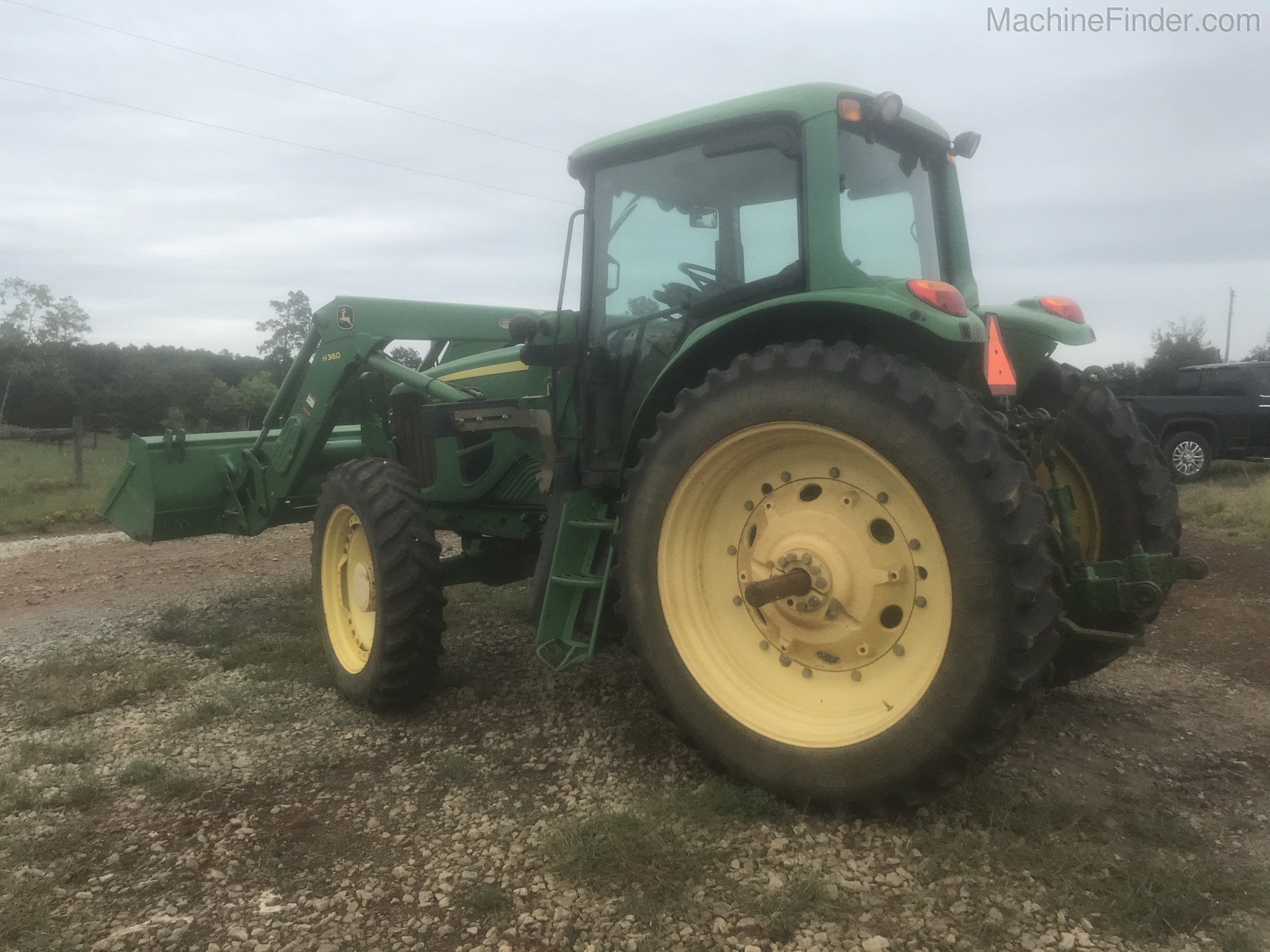 2011 John Deere 7230 Premium Image 3