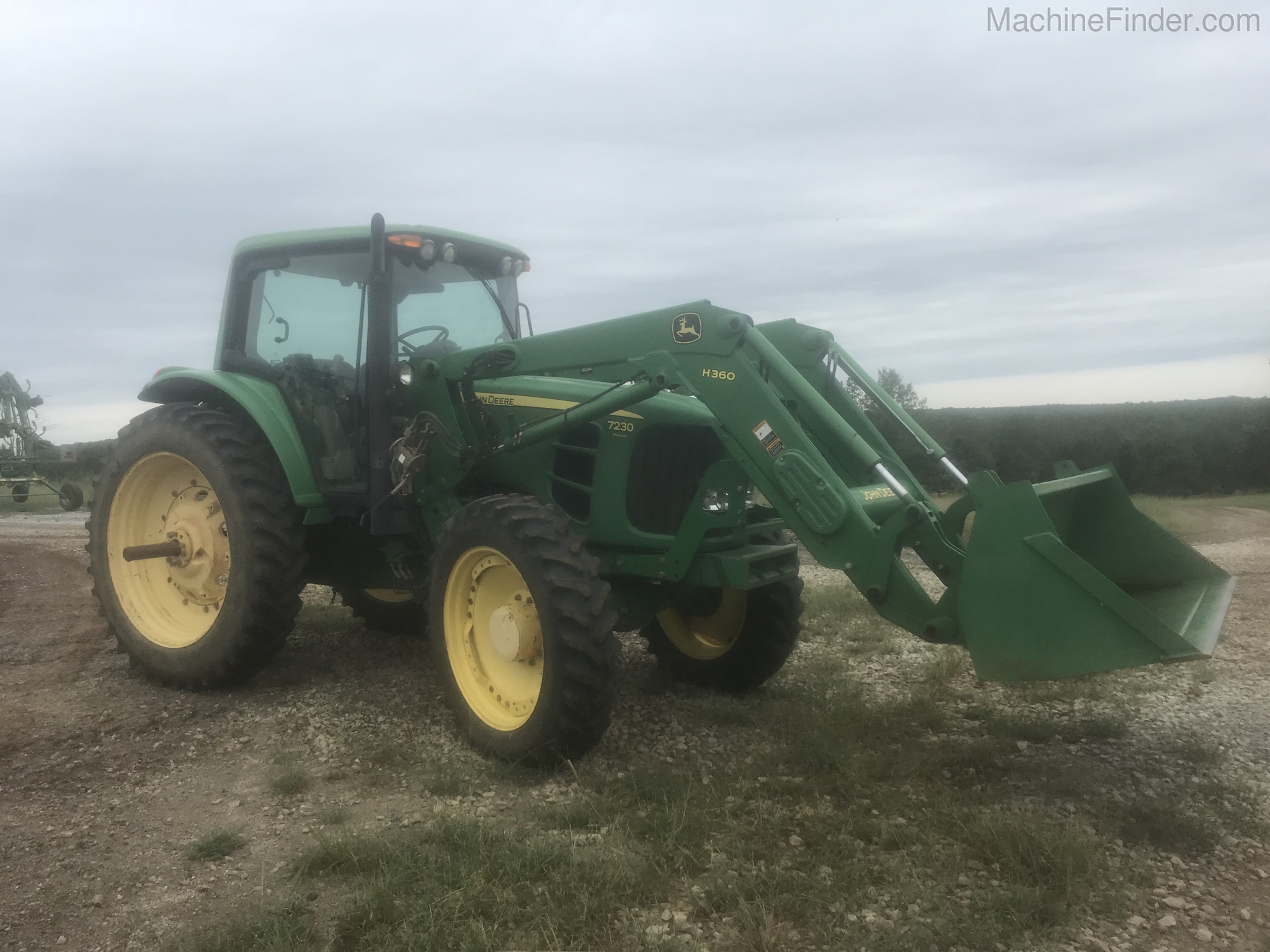 2011 John Deere 7230 Premium Image 1