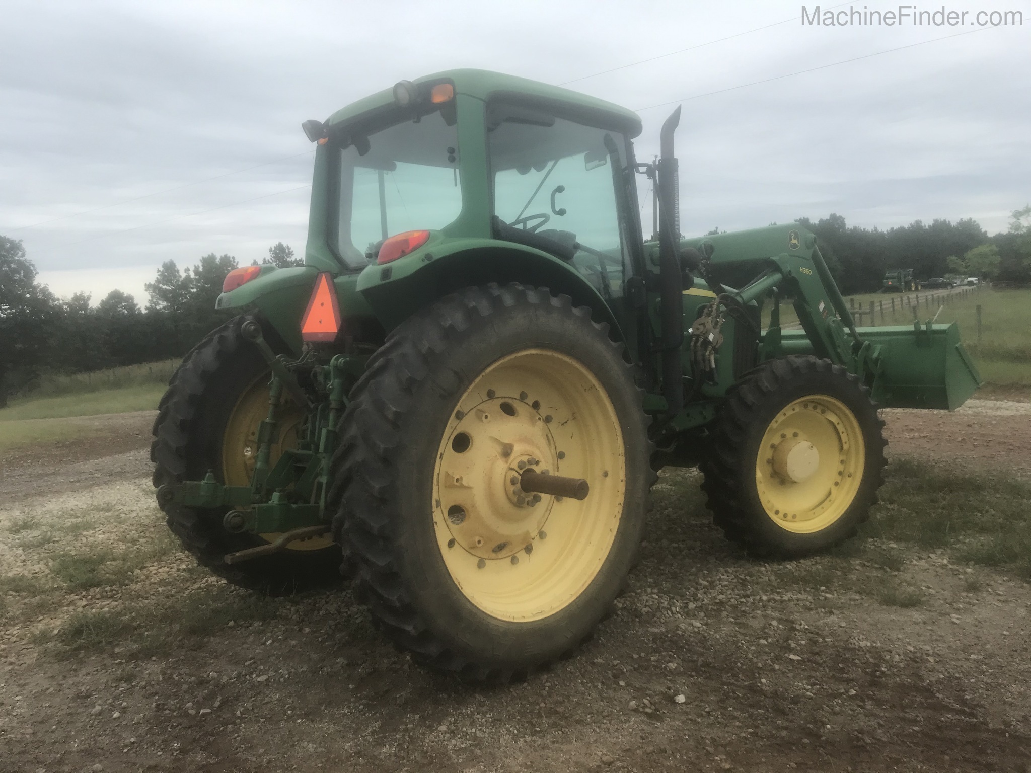2011 John Deere 7230 Premium Image 4