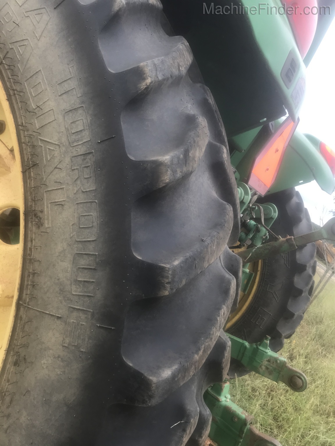 2011 John Deere 7230 Premium Image 12