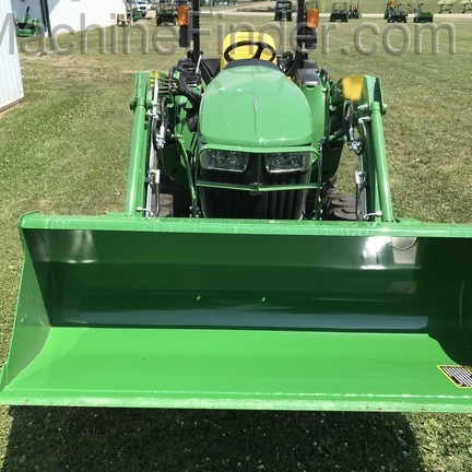 2020 John Deere 3025R Image 3