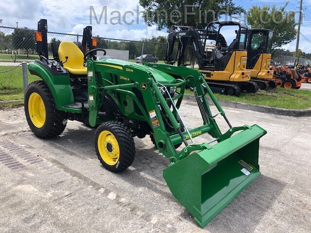 2020 John Deere 2038R Image 3