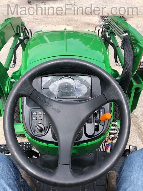 2020 John Deere 2038R Image 7