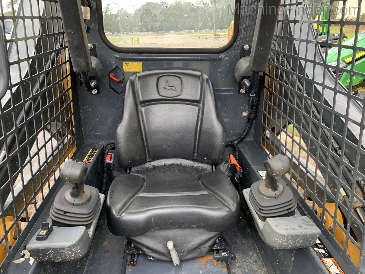 2019 John Deere 317G Image 7
