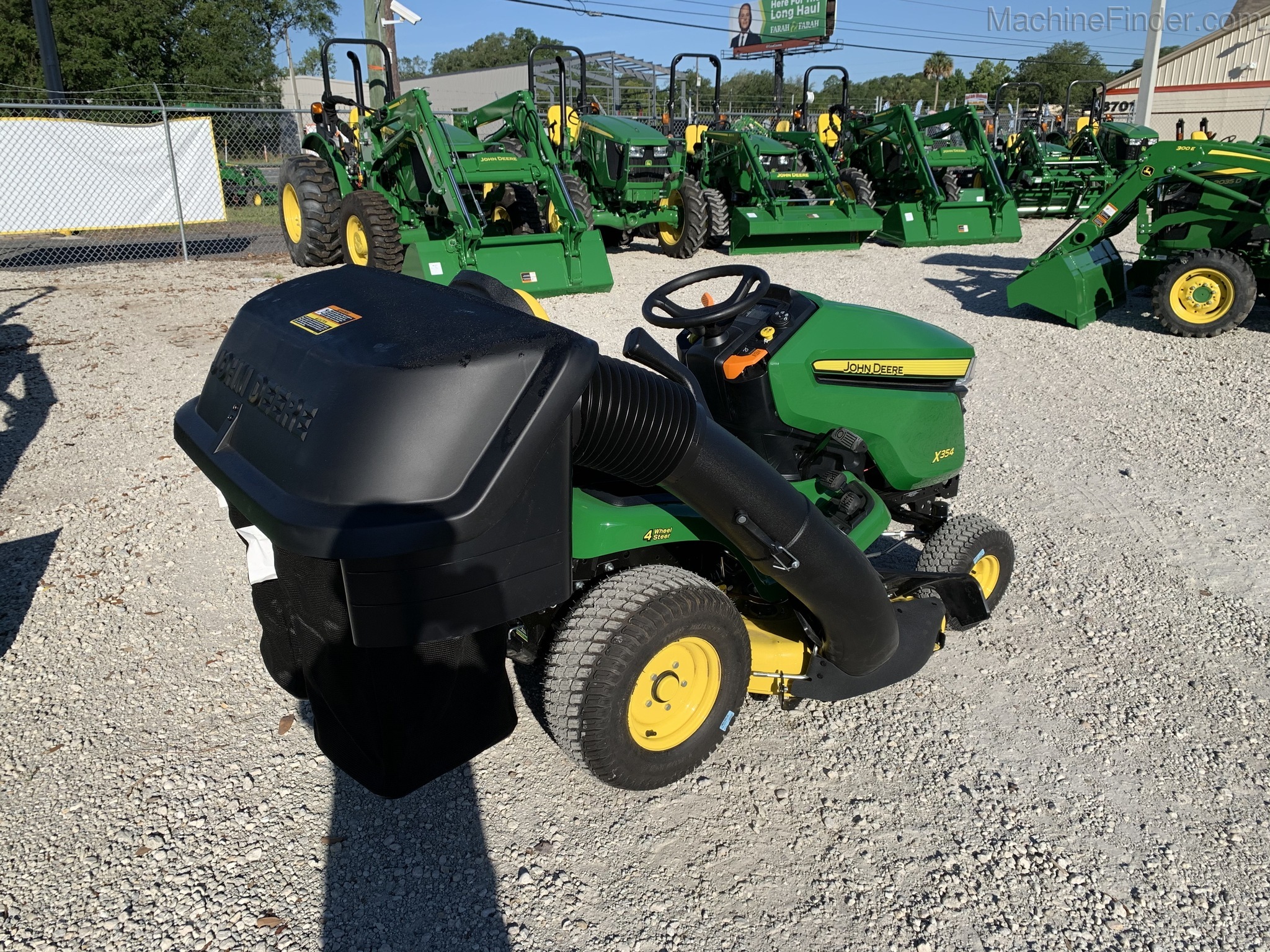 2021 John Deere X354 Image 3