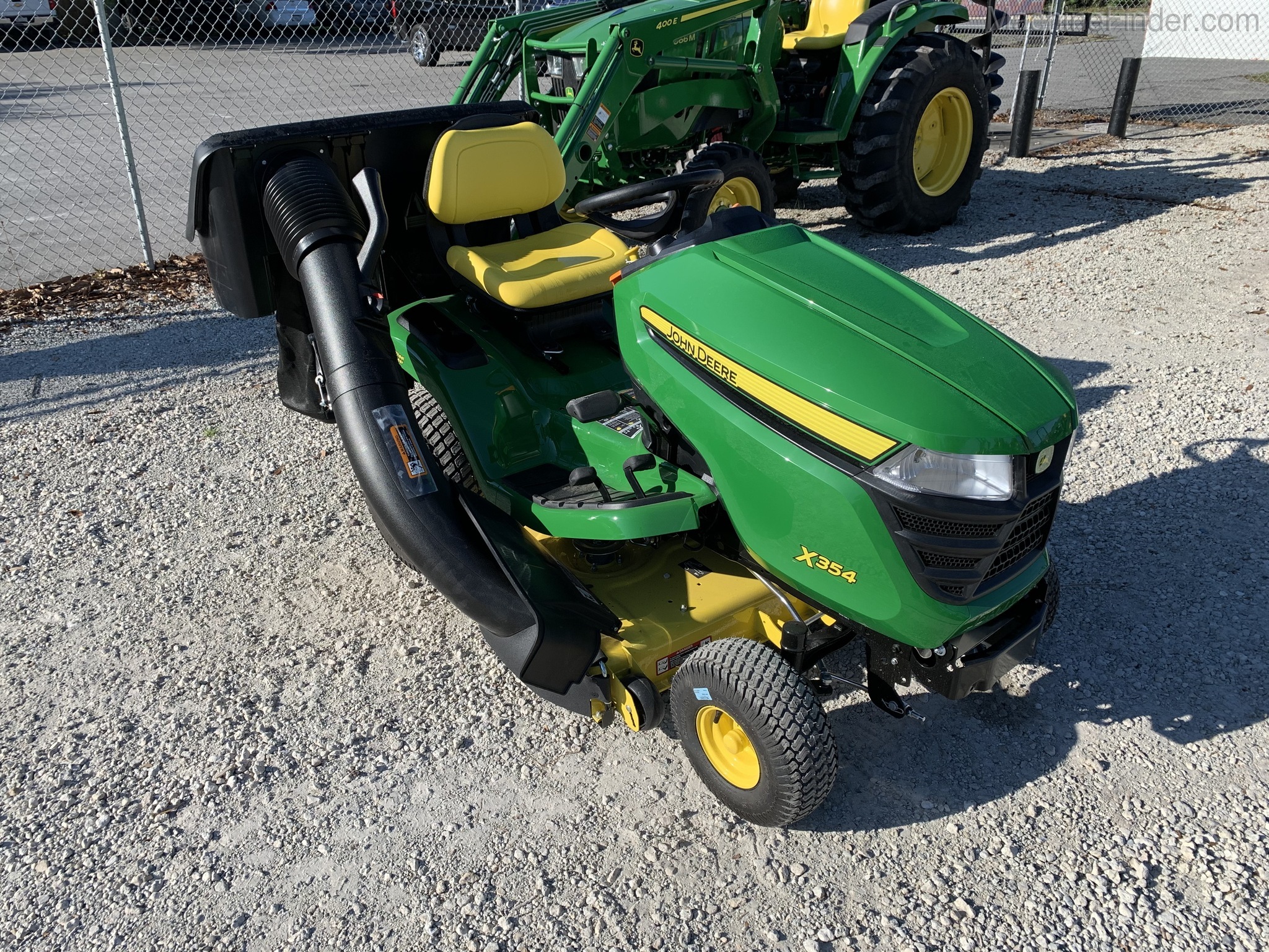 2021 John Deere X354 Image 1