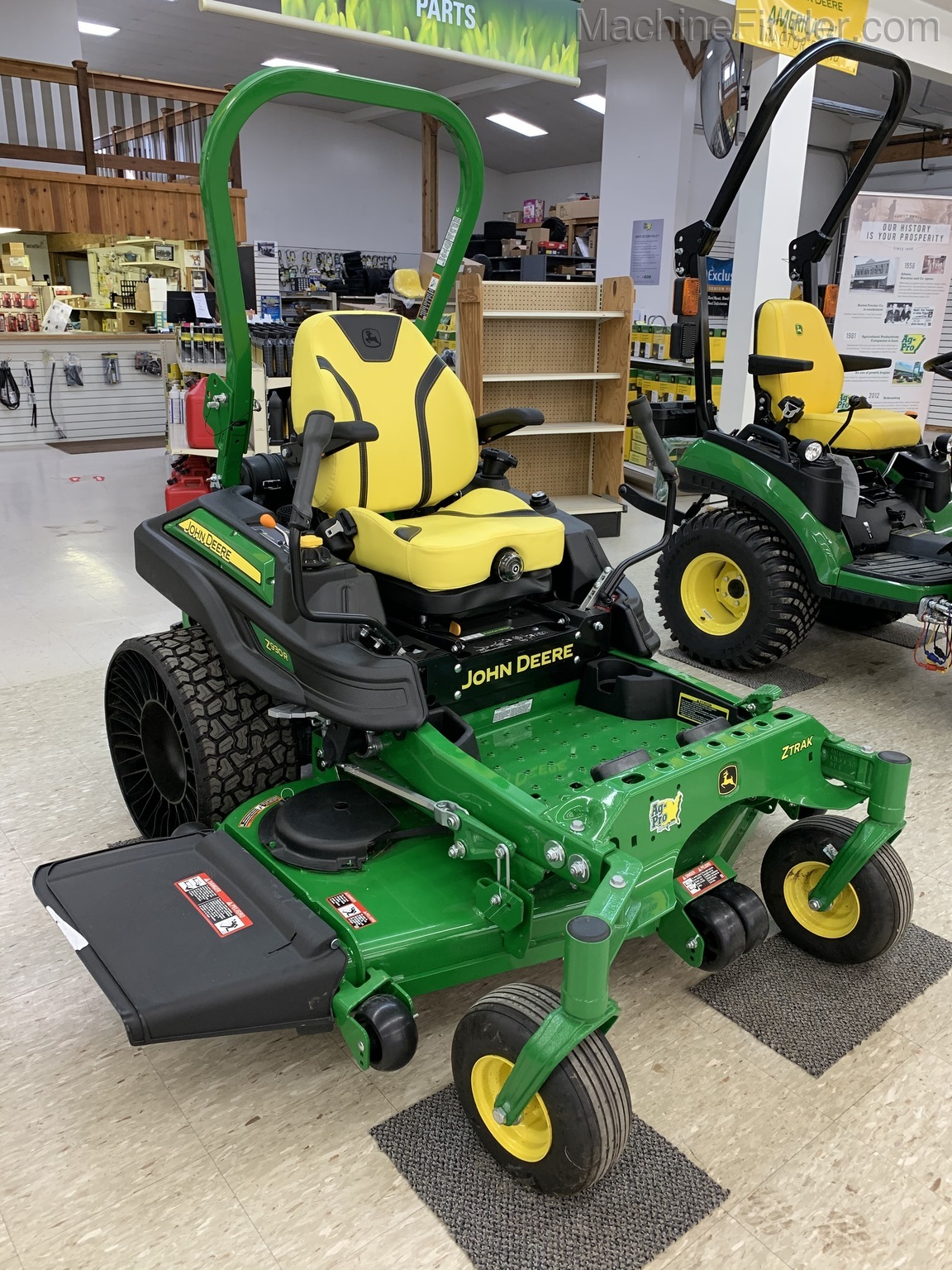2020 John Deere Z930R Image 1