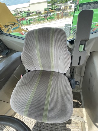 2008 John Deere 7230 Image 5