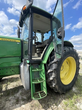 2008 John Deere 7230 Image 4