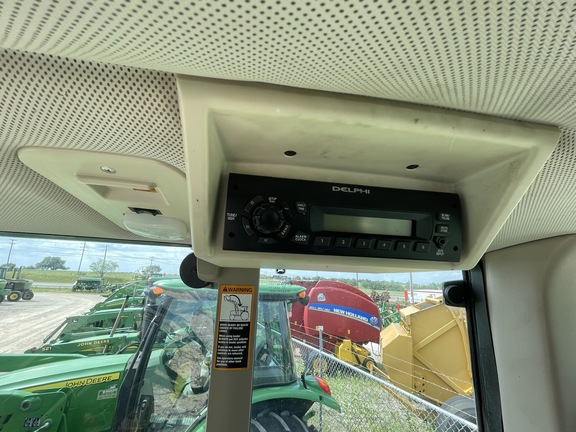 2008 John Deere 7230 Image 7