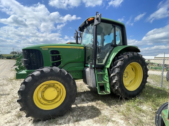 2008 John Deere 7230 Image 1