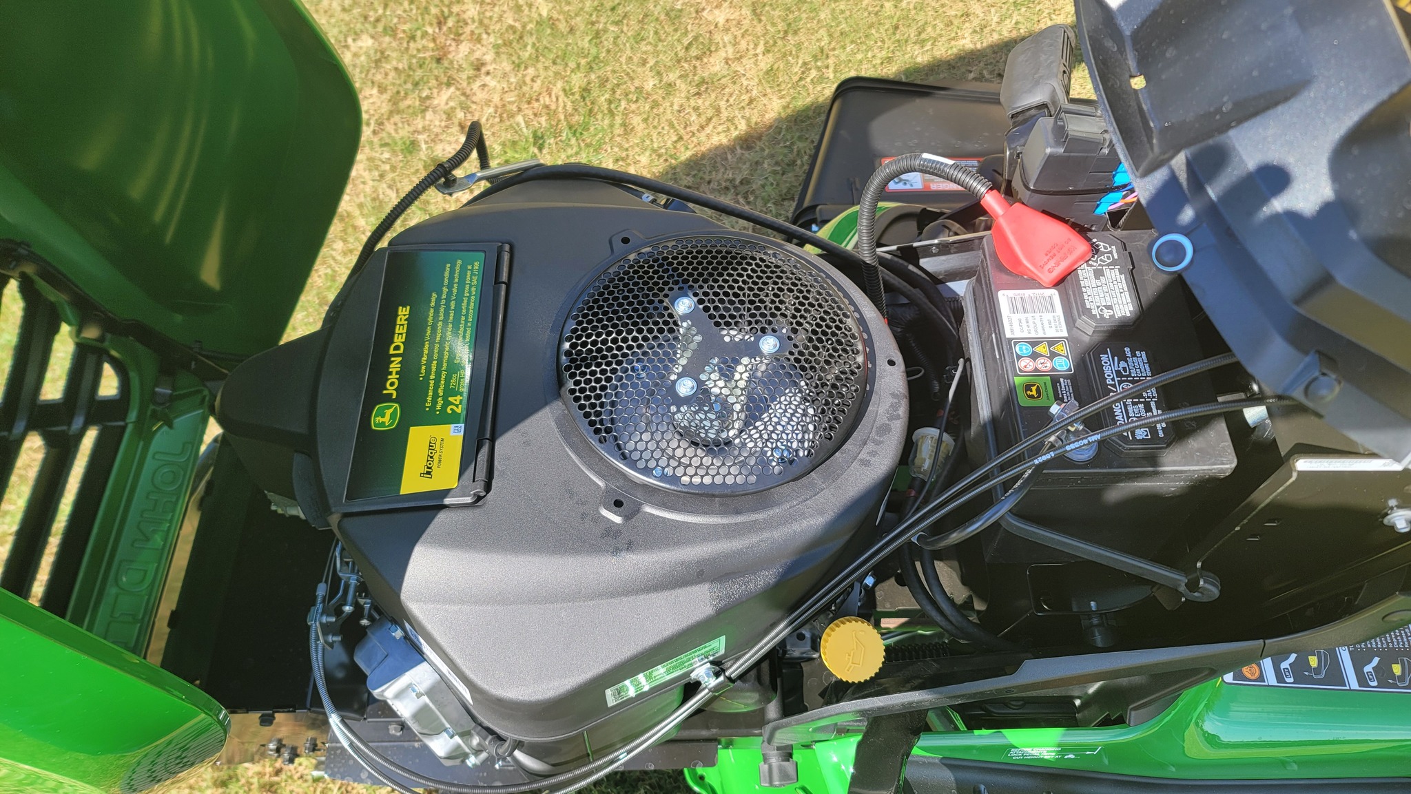 2025 John Deere X570 Image 8