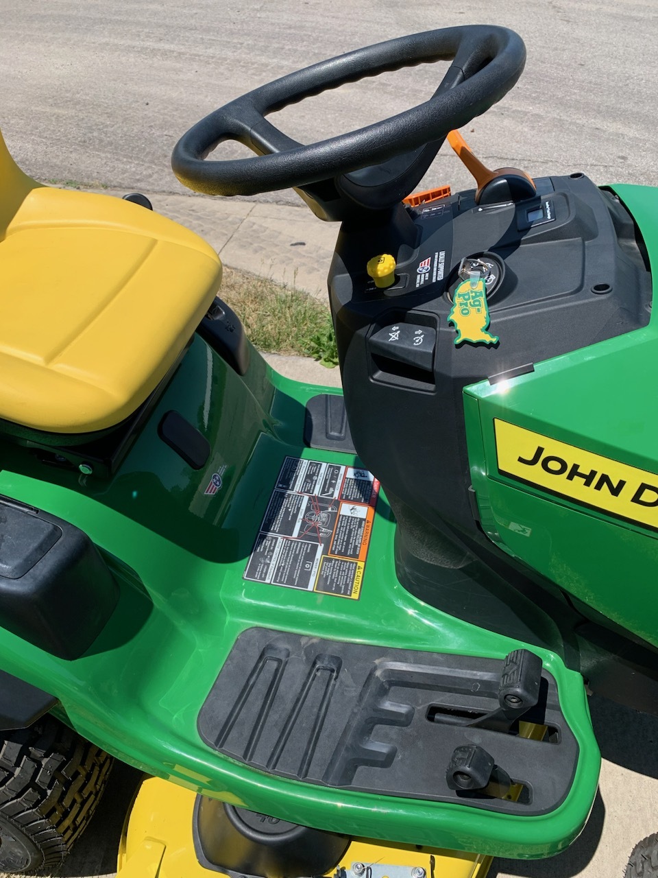 2022 John Deere S170 Lawn & Garden Tractors New Albany, OH