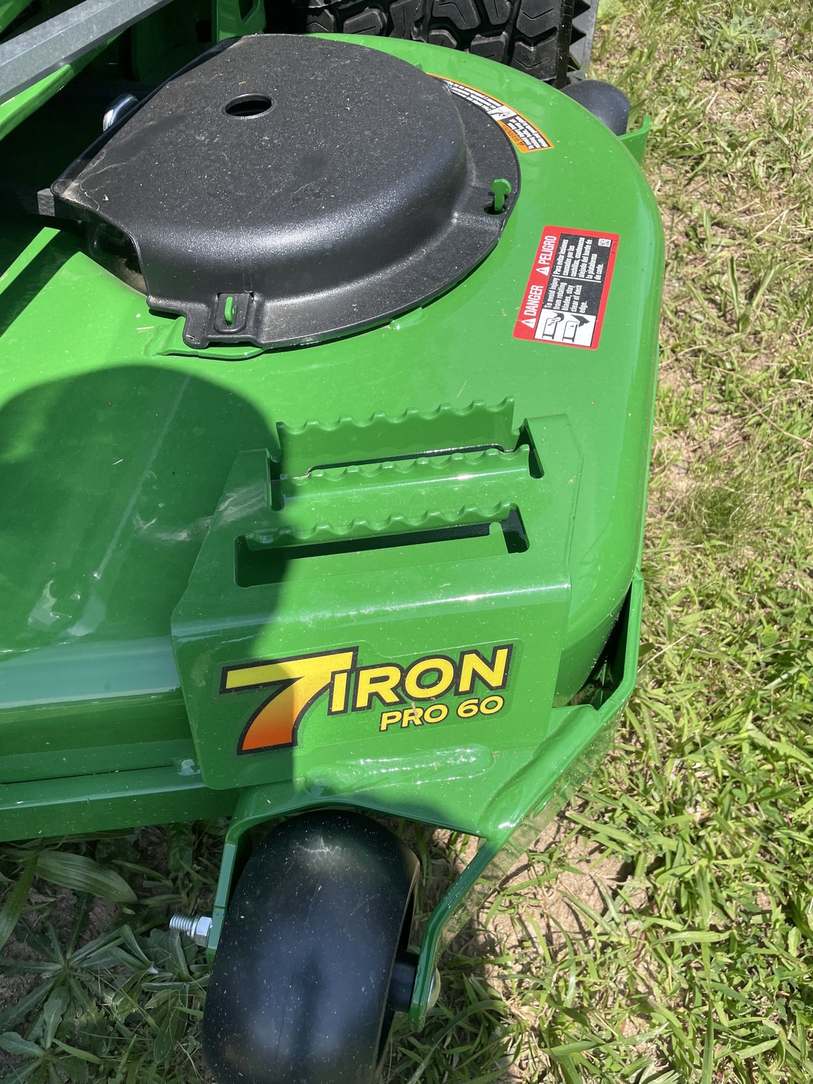 2023 John Deere Z930M Image 1