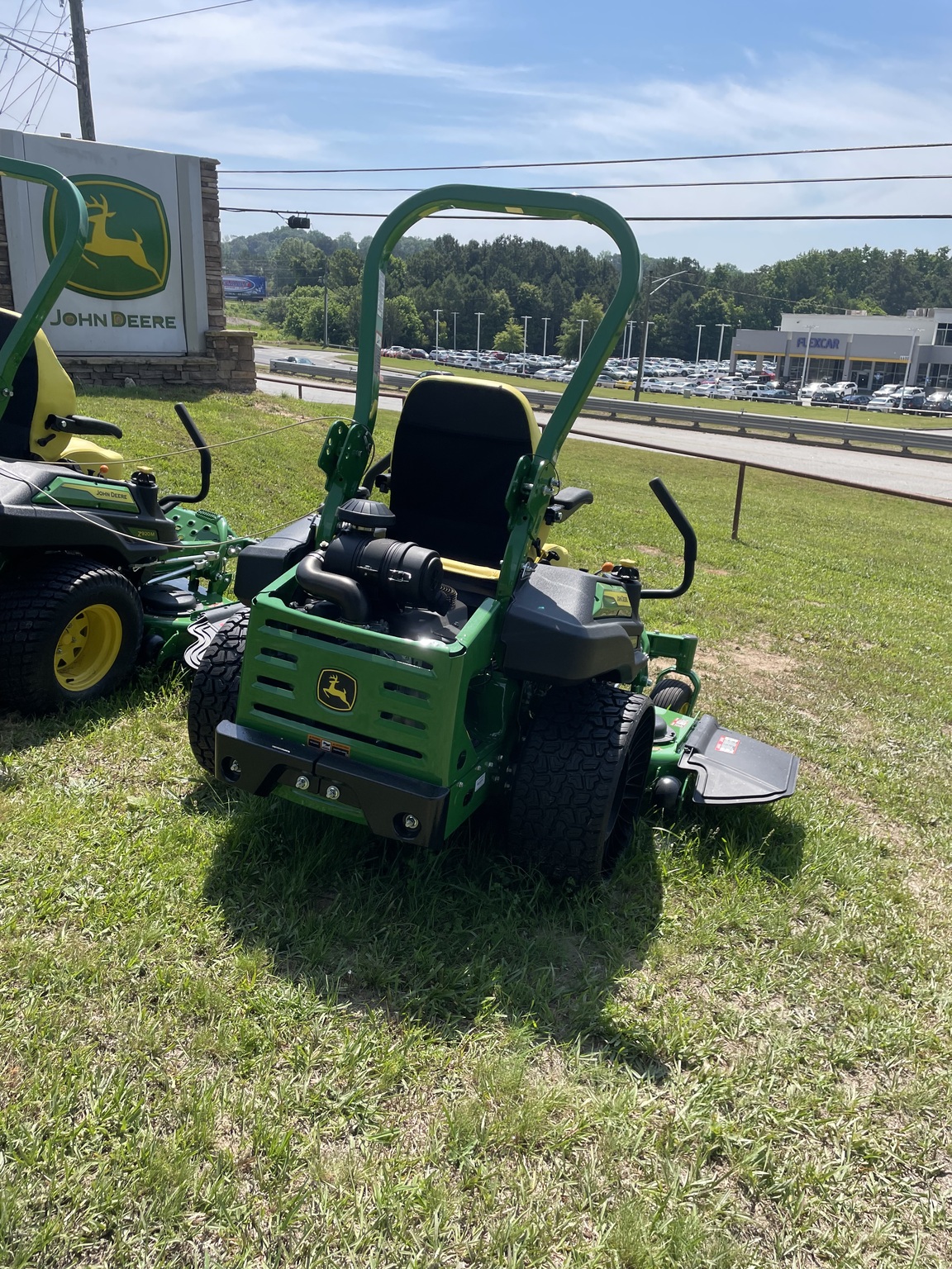 2023 John Deere Z930M Image 4