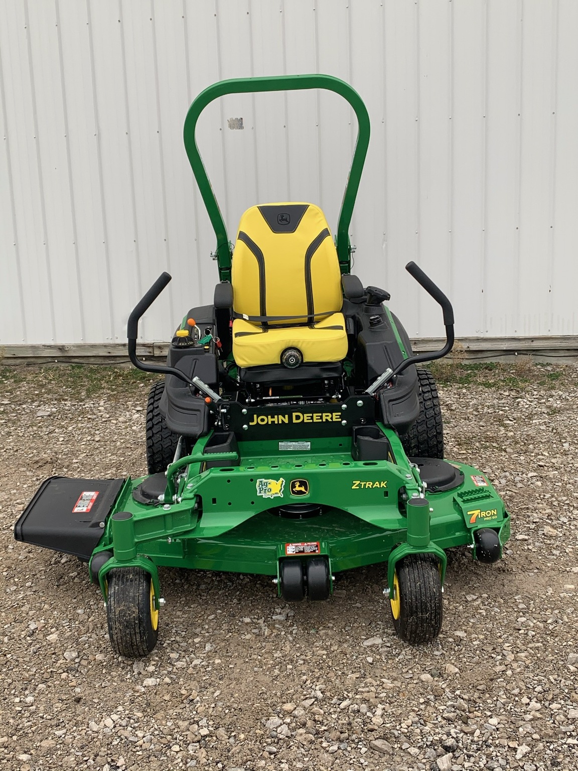 2023 John Deere Z930M Image 2