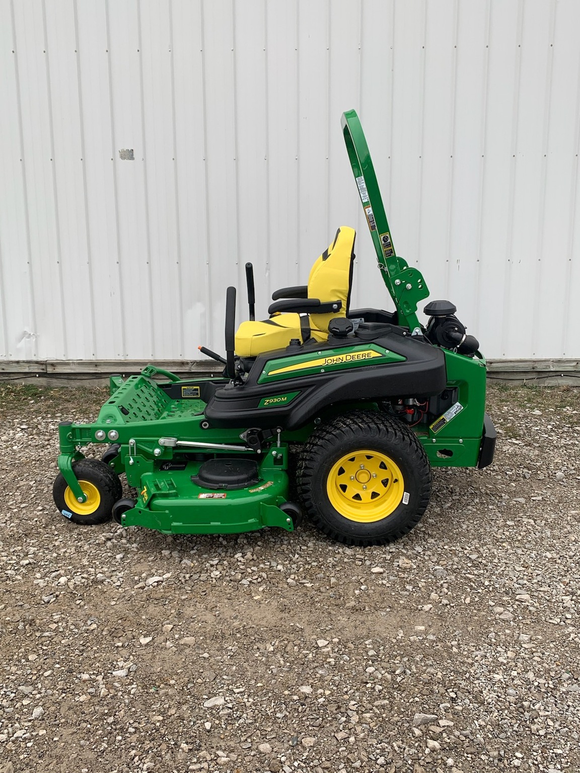 2023 John Deere Z930M Image 1