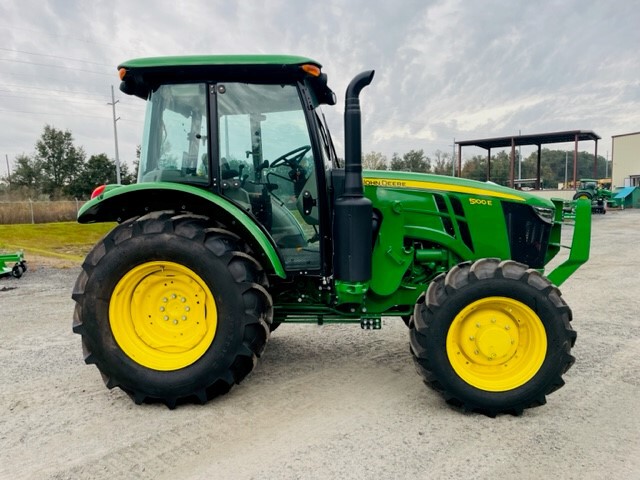 2025 John Deere 5100E Image 3