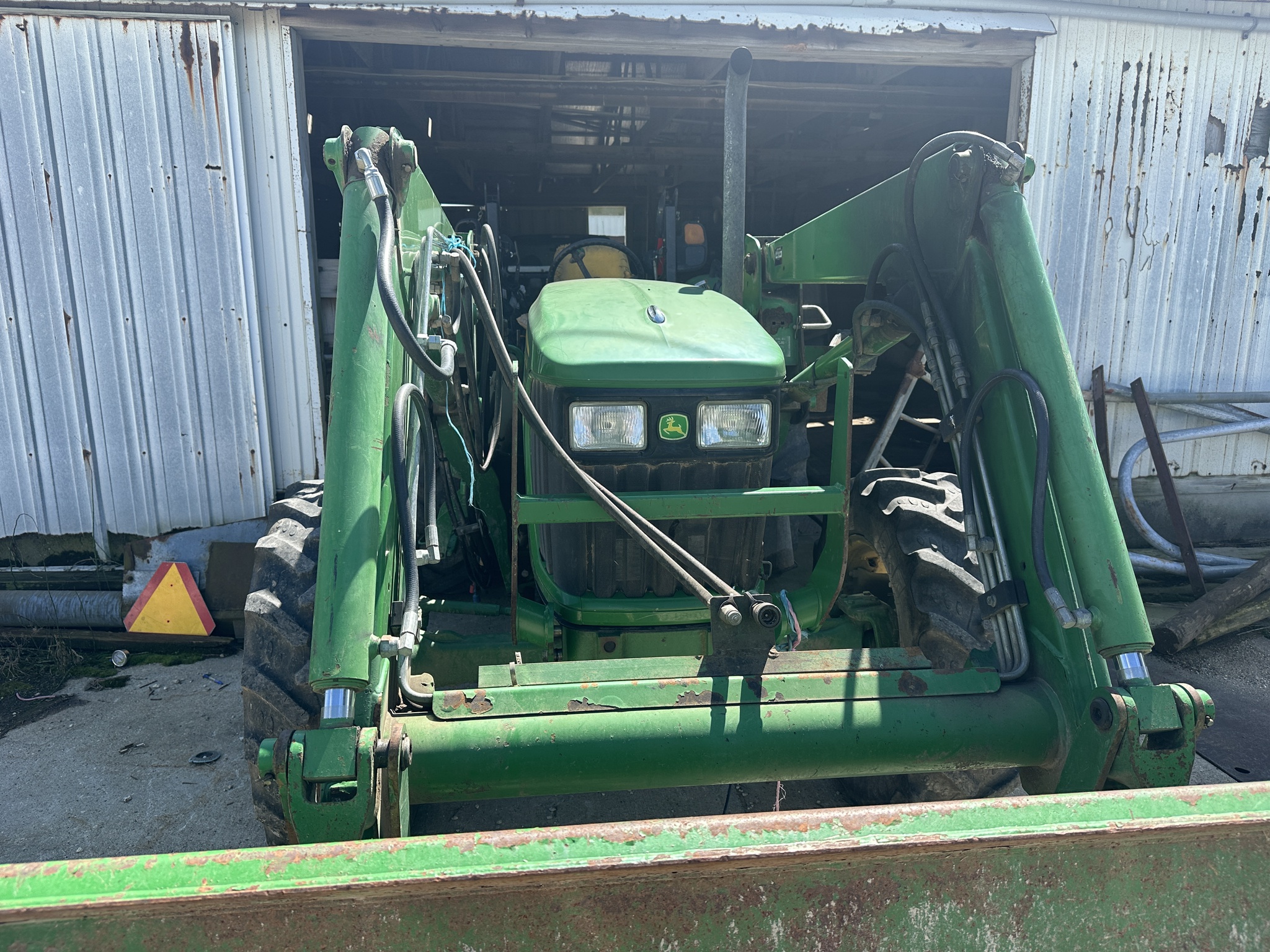 2009 John Deere 5095M Image 4
