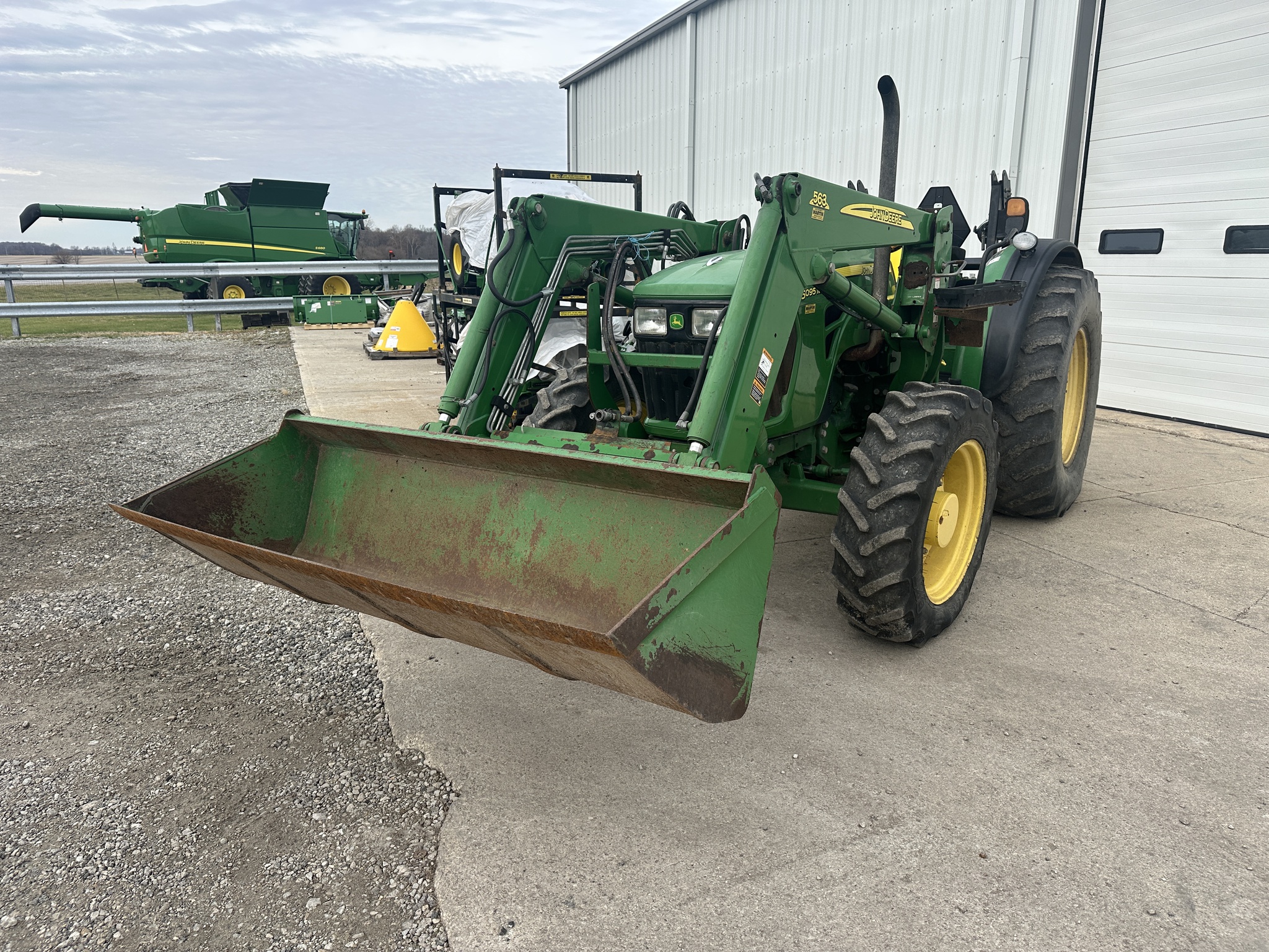 2009 John Deere 5095M Image 6