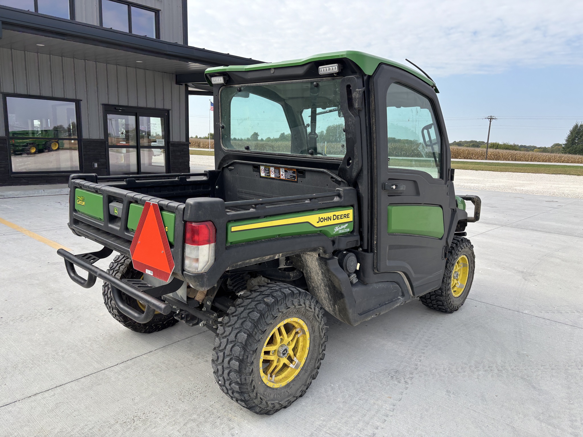  2022 John Deere XUV 835R at Heritage Tractor in Rockport, IL
