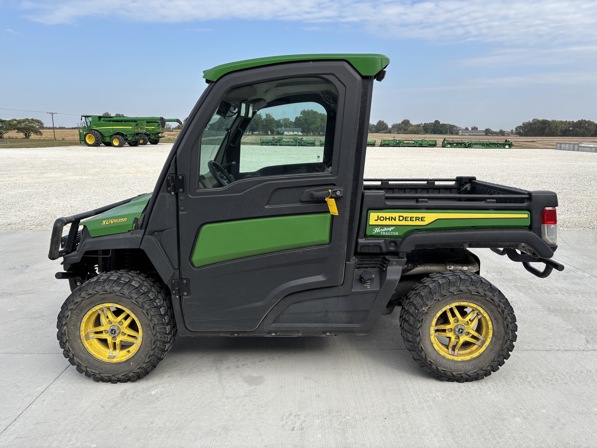  2022 John Deere XUV 835R at Heritage Tractor in Rockport, IL
