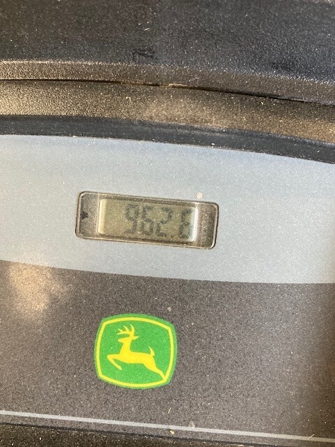 2014 John Deere X320 Image 4