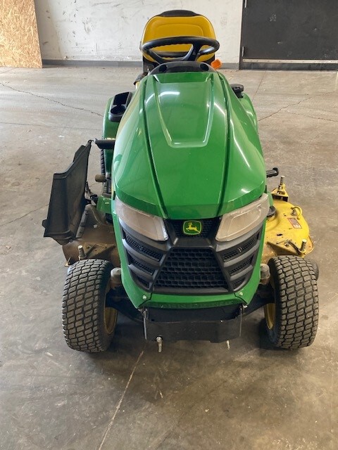 2014 John Deere X320 Image 5