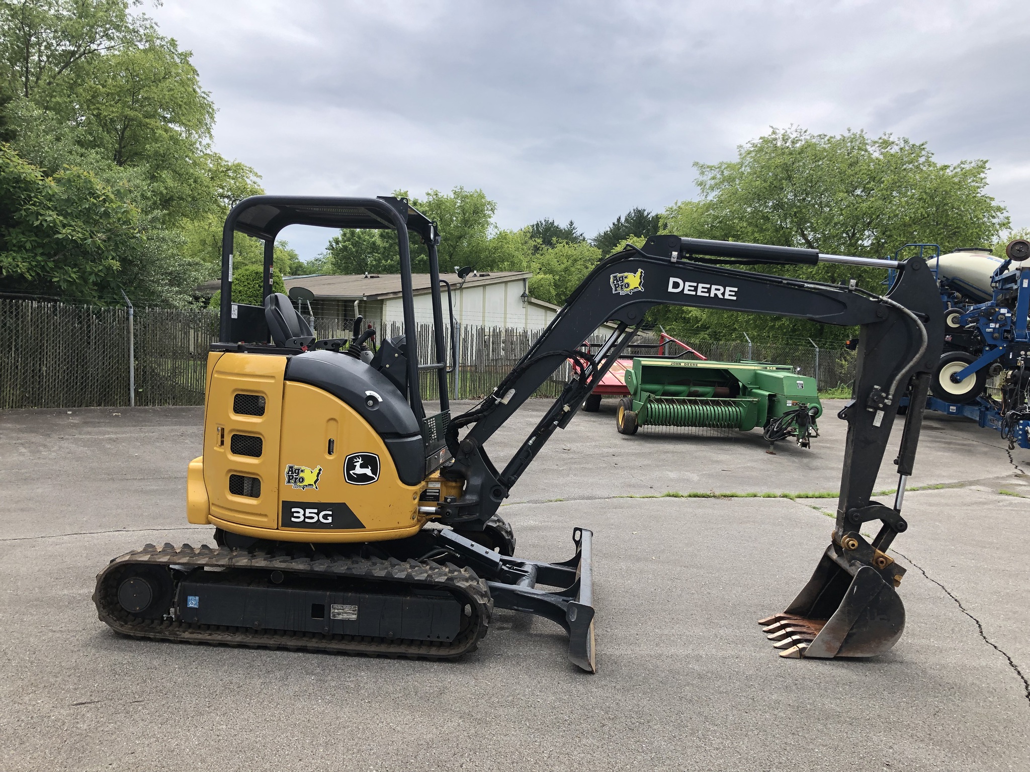 2023 John Deere 35G Image 1