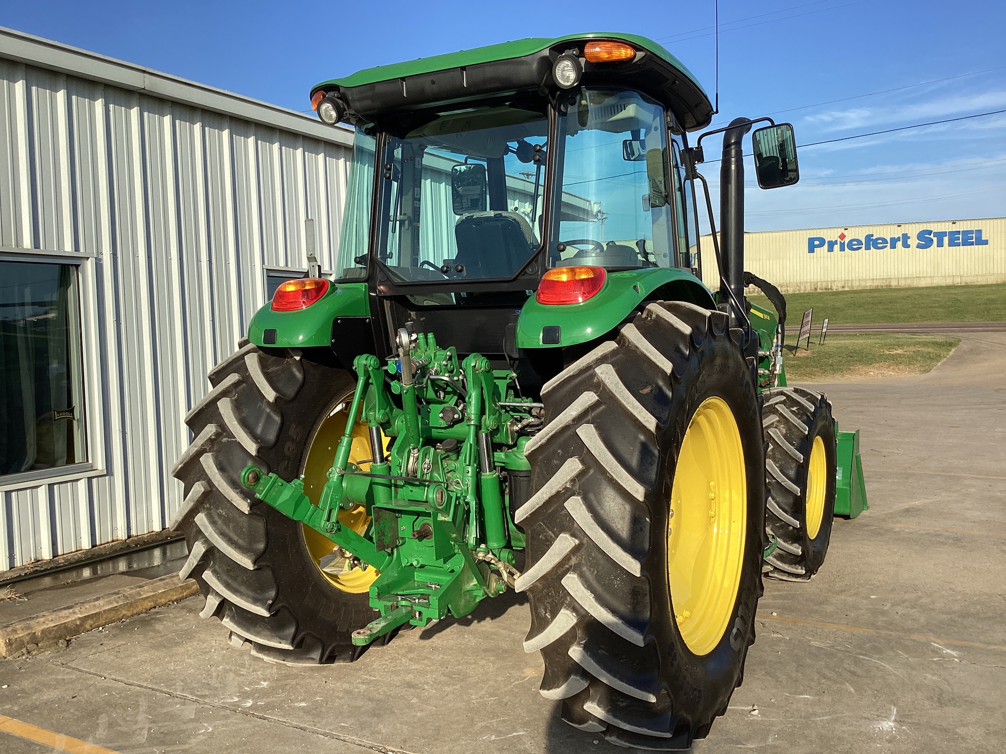 2023 John Deere 6105E Cab Image 12