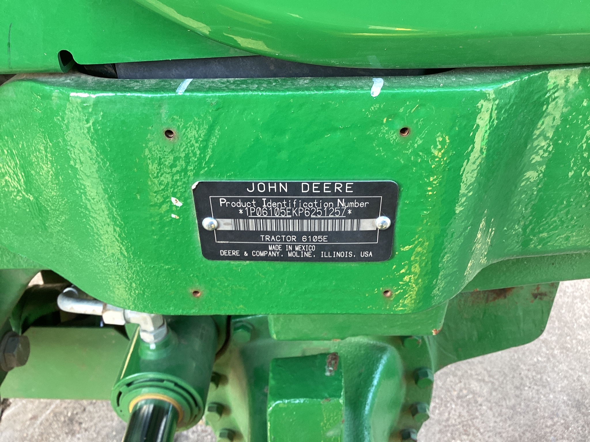 2023 John Deere 6105E Cab Image 30