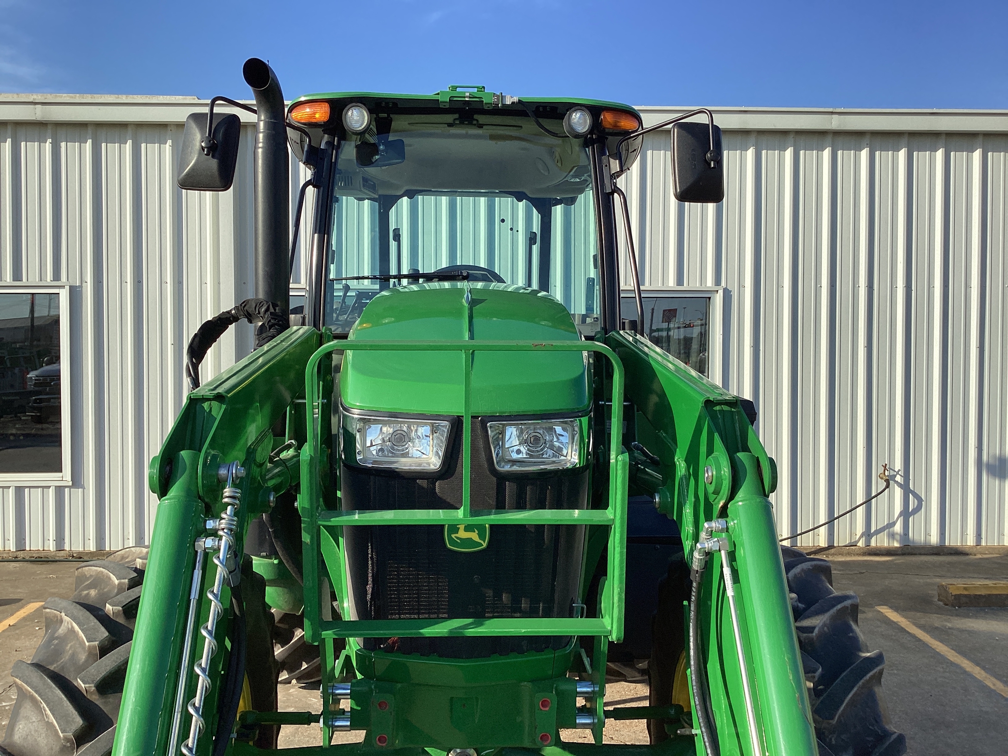 2023 John Deere 6105E Cab Image 6