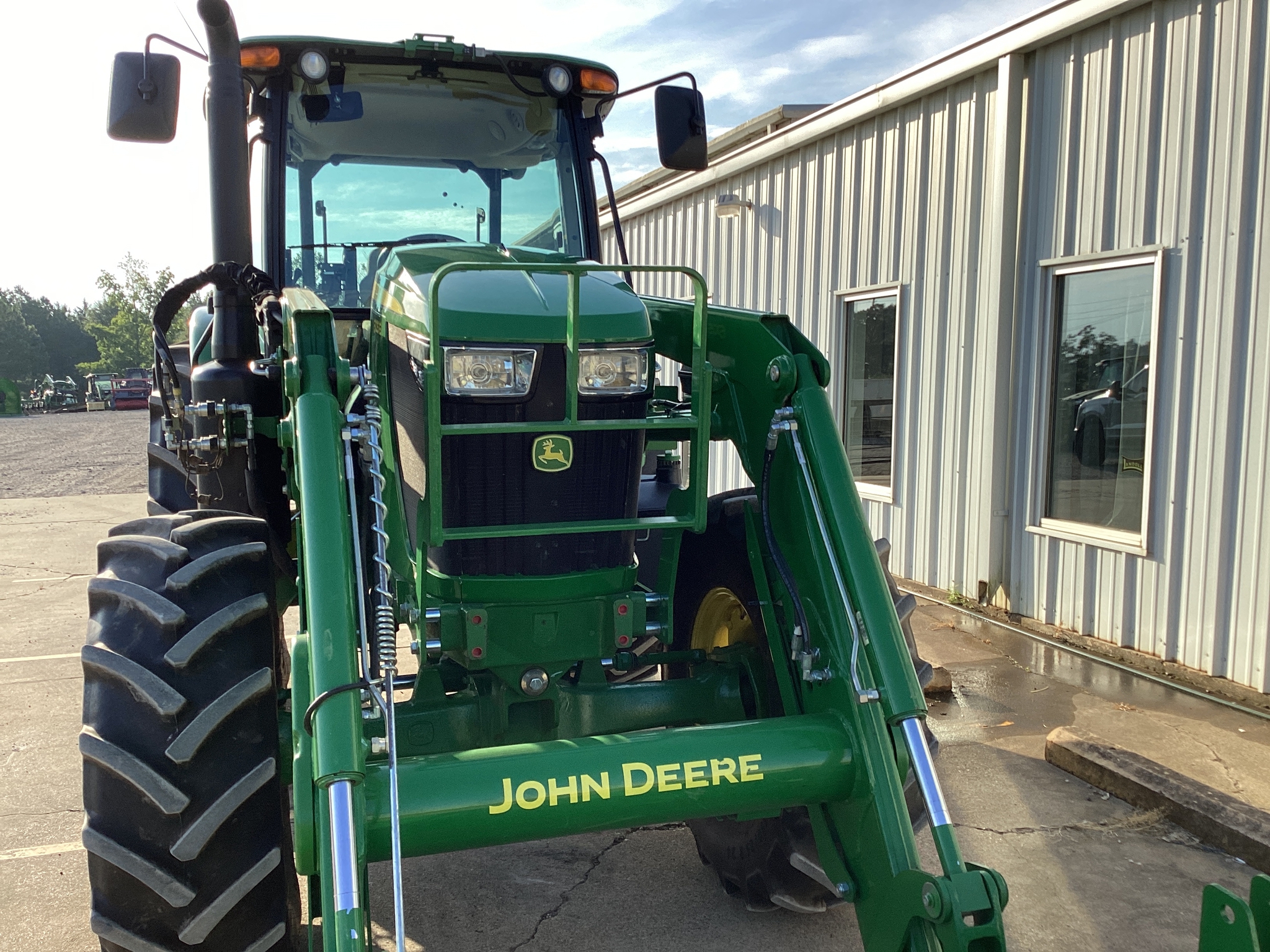 2023 John Deere 6105E Cab Image 7