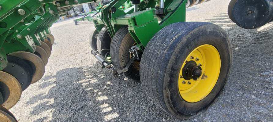 2022 John Deere DB90 Image 6