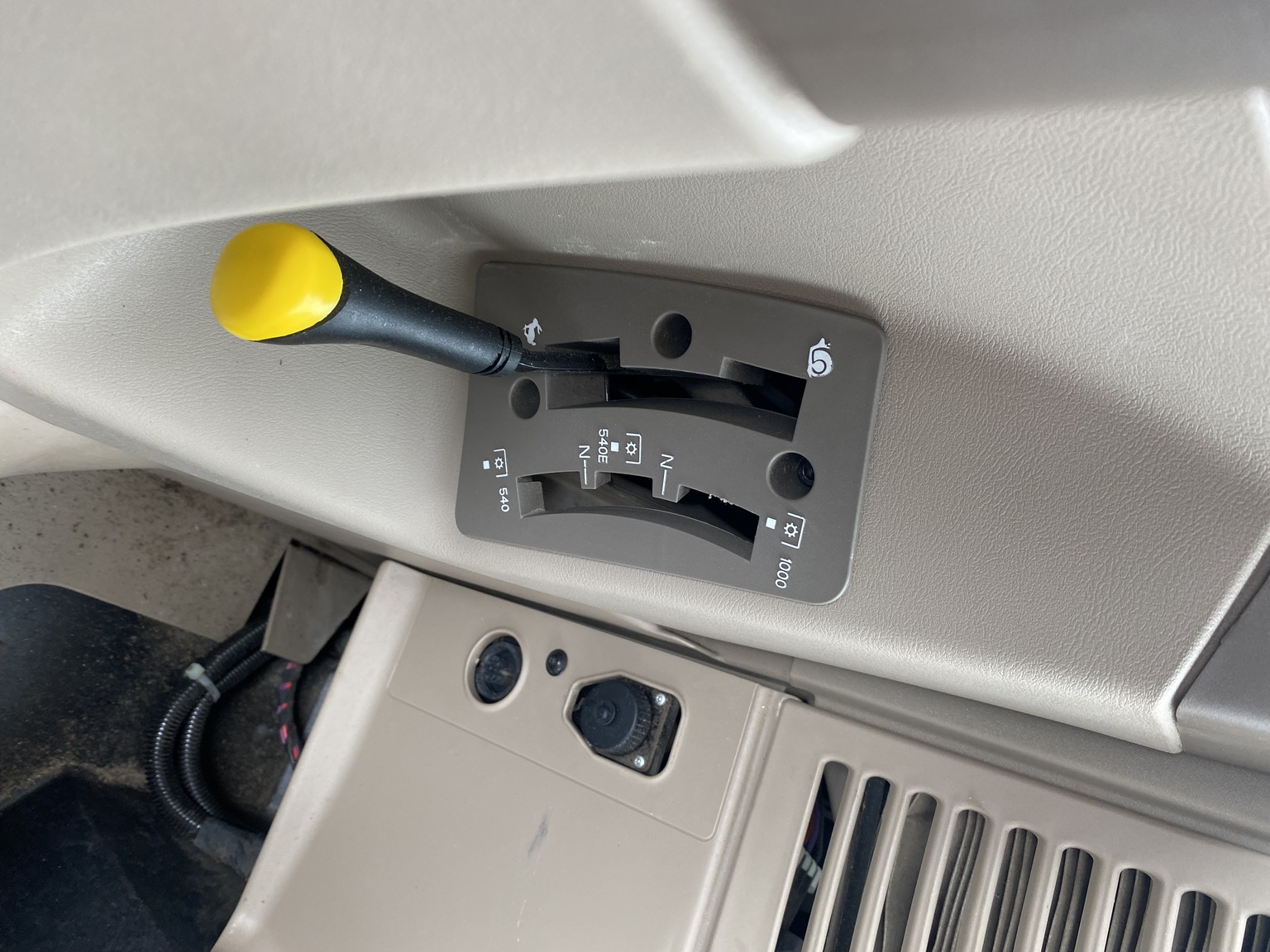 2023 John Deere 6155M Image 13