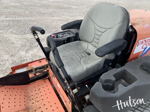 Photo of 2002 Gravely 272Z-31